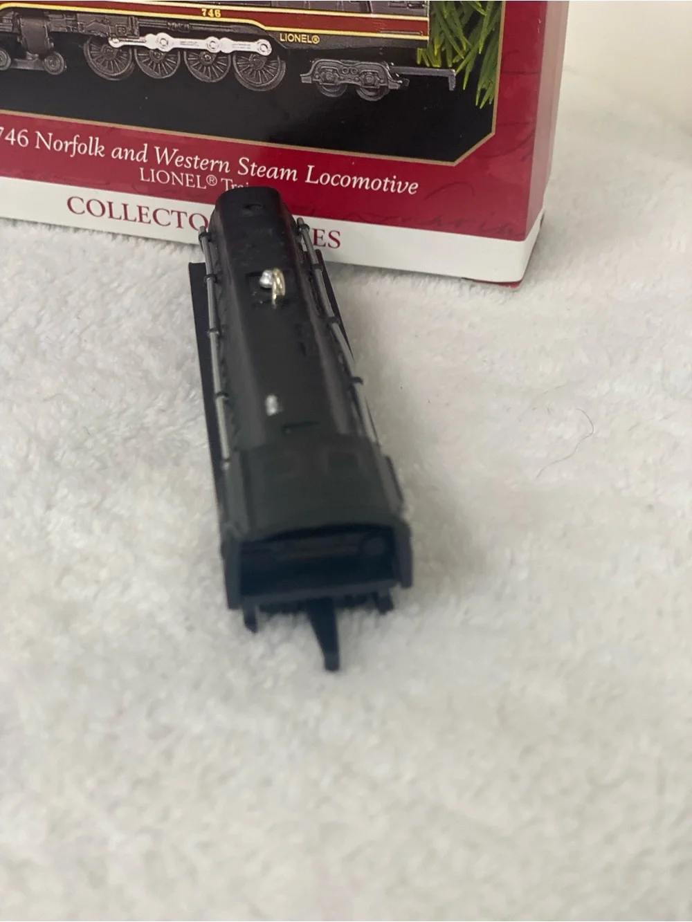 Hallmark Keepsake Lionel 746 Norfolk and Western Steam Locomotive Train Ornament